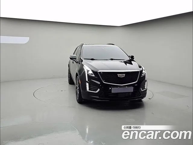Фотография автомобиля — Cadillac XT5