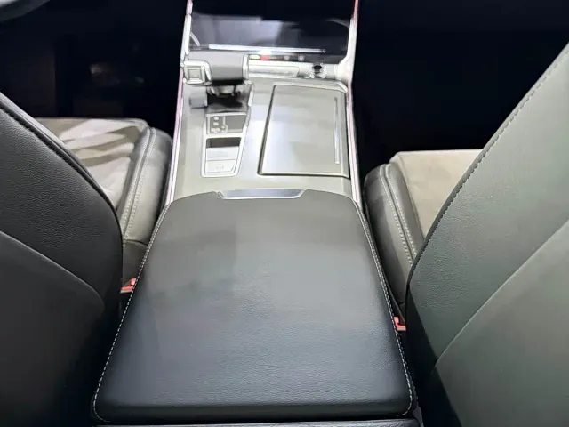 Audi A6L — Фото автомобиля 10