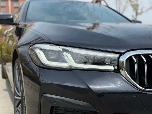 BMW 5 Series — Фото автомобиля 5