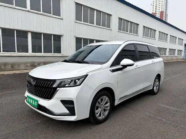 Фотография автомобиля — Wuling Jiachen