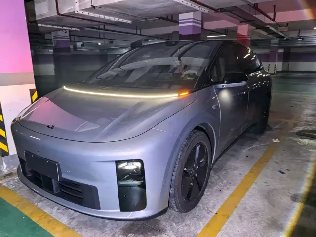Фотография автомобиля — Li Auto i6