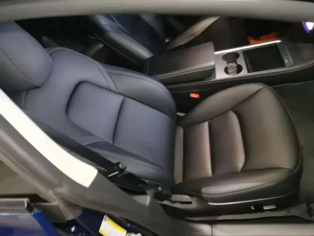 Tesla Model 3 — Фото автомобиля 24