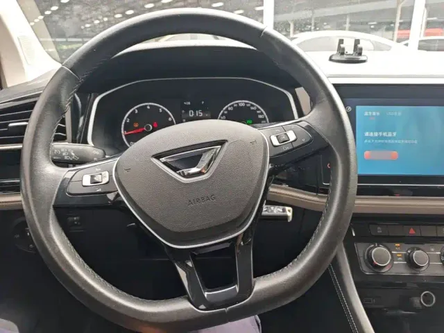 Jetta VS5 — Фото автомобиля 10