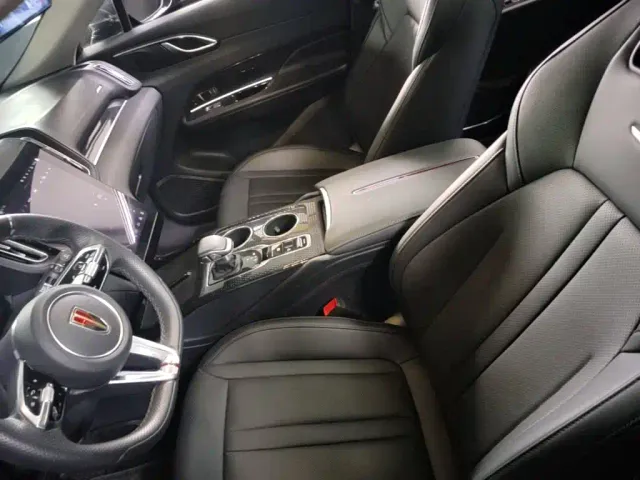 Hongqi HS3 — Фото автомобиля 14