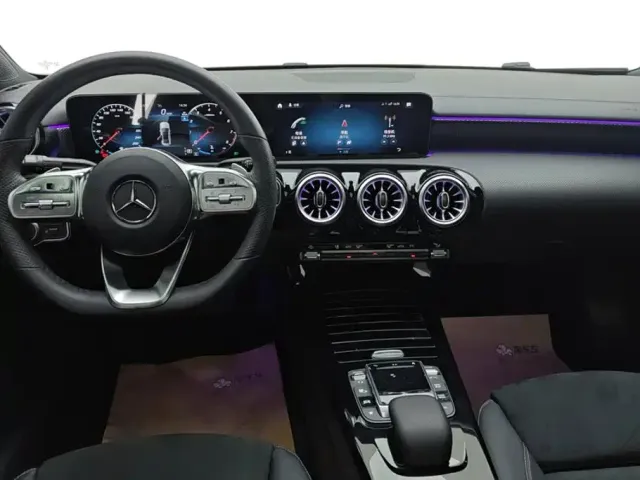 Mercedes-Benz A-Class — Фото автомобиля 12