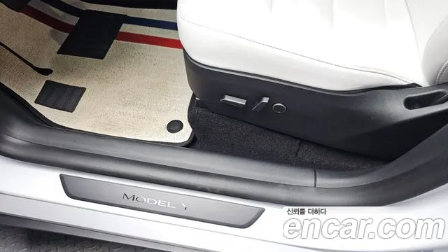 Tesla Model Y — Фото автомобиля 27