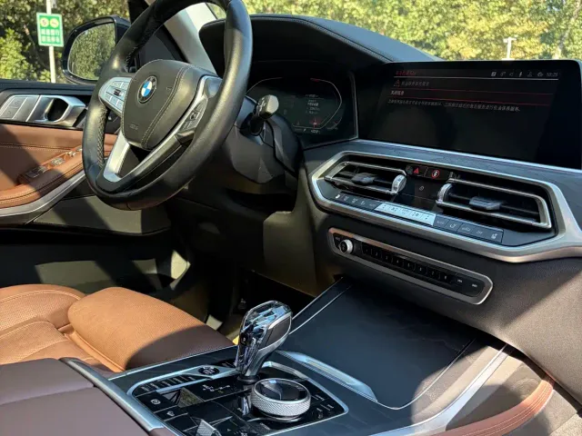 BMW X7 — Фото автомобиля 8