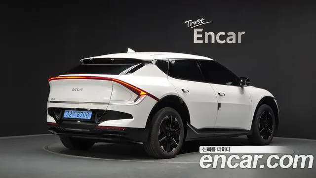 Kia EV6 — Фото автомобиля 2