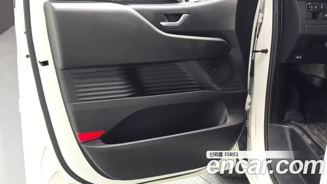 Hyundai Staria — Фото автомобиля 13