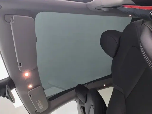 Tesla Model Y — Фото автомобиля 14