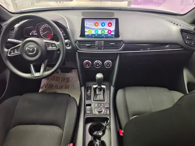 Mazda CX-4 — Фото автомобиля 12