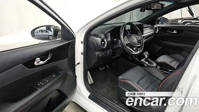 Kia K3 Новый K3 2 поколение 1.6 Turbo GT 5 дверей — Фото автомобиля 10