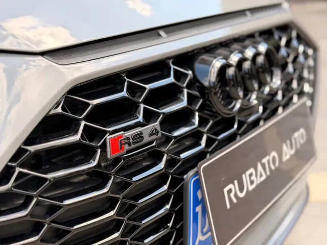 Audi RS 4 — Фото автомобиля 11