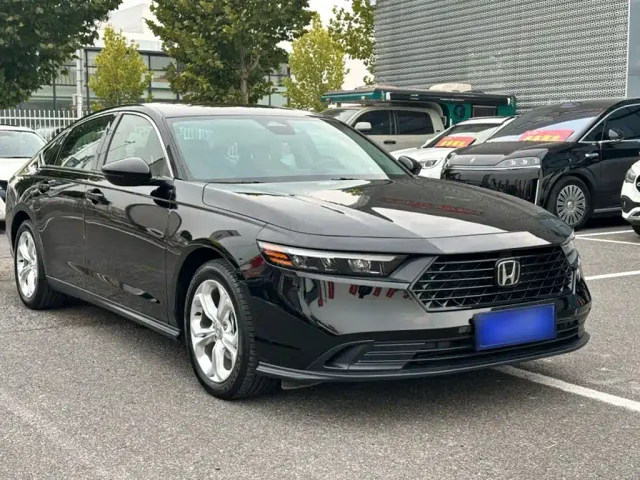 Honda Accord — Фото автомобиля 4