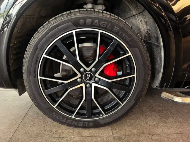 Audi Q5L — Фото автомобиля 16