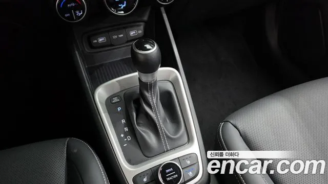 Hyundai Venue Venue 1.6 Modern Plus — Фото автомобиля 9
