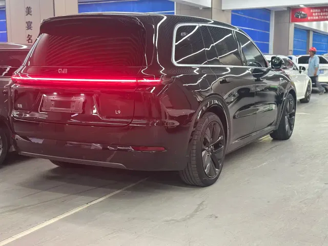 Li Auto L9 — Фото автомобиля 12