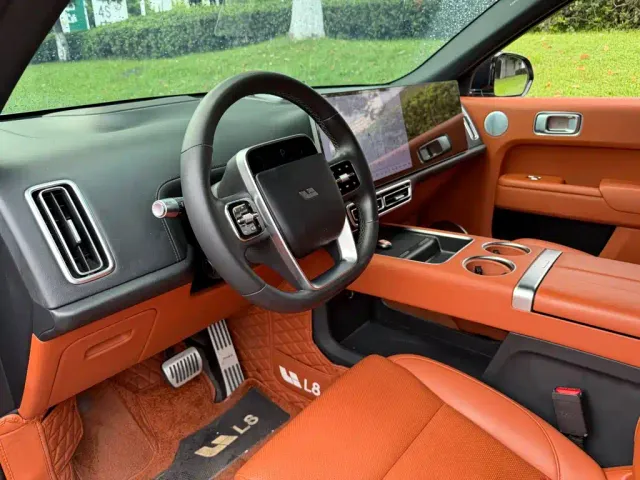 Li Auto L8 — Фото автомобиля 7