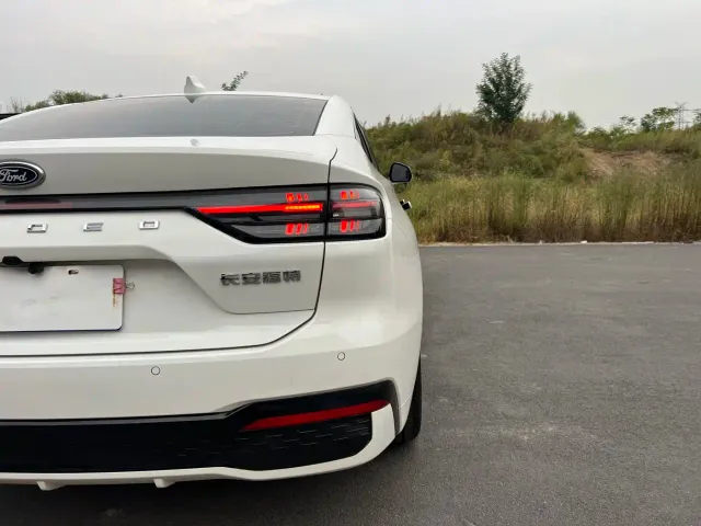 Ford Mondeo — Фото автомобиля 19