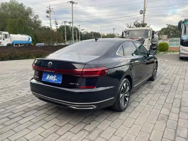 Volkswagen Passat — Фото автомобиля 8
