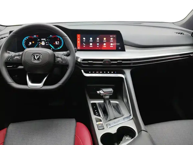 Changan CS35 Plus — Фото автомобиля 12