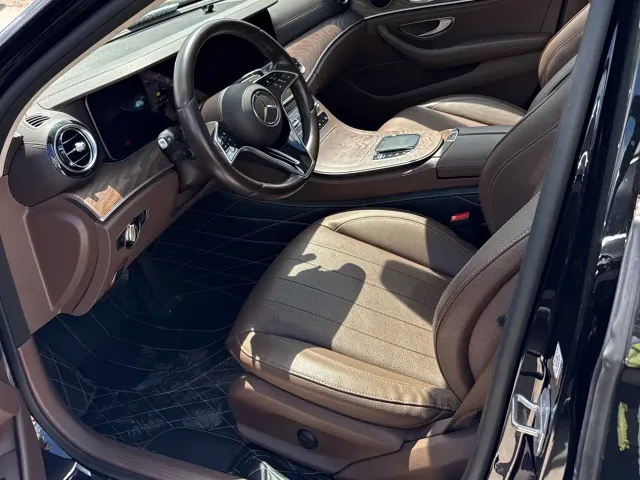 Mercedes-Benz E-Class — Фото автомобиля 7