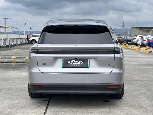 Li Auto i8 — Фото автомобиля 6