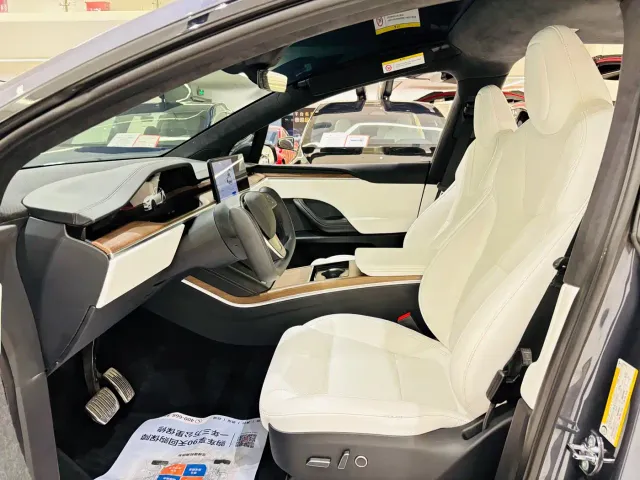 Tesla Model X 2023 Dual Motor All-Wheel Drive Edition — Фото автомобиля 5