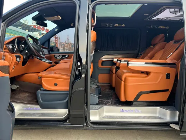 Mercedes-Benz V-Class — Фото автомобиля 12