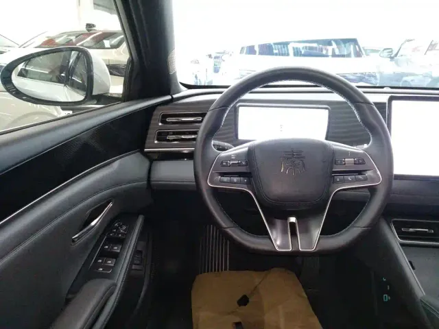 BYD Qin L — Фото автомобиля 10