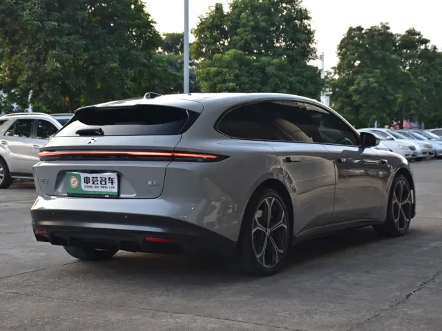 Nio ET5 Touring — Фото автомобиля 15