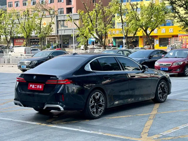 BMW 5 Series — Фото автомобиля 9