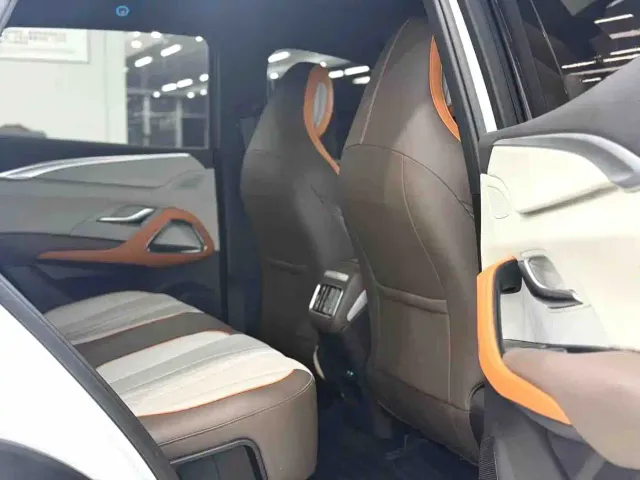 BYD Song Pro — Фото автомобиля 10