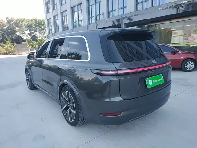 Li Auto L9 — Фото автомобиля 4