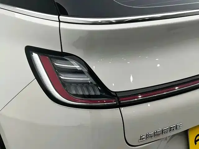 Baojun Cloud — Фото автомобиля 15