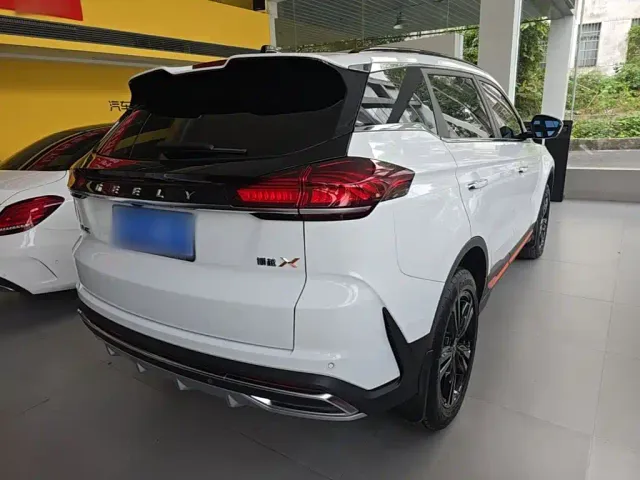 Geely Boyue — Фото автомобиля 6