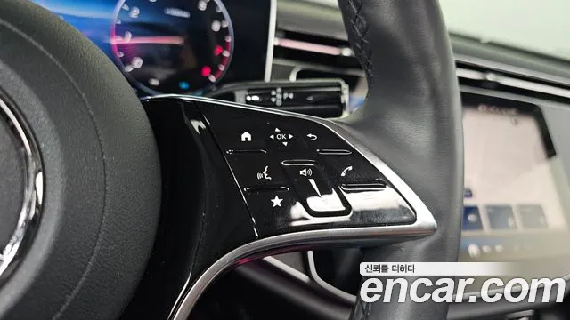 Mercedes-Benz E-Class — Фото автомобиля 28