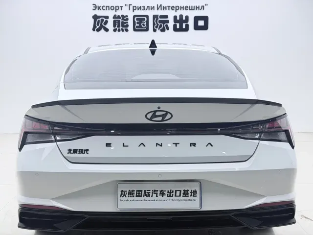 Hyundai Elantra — Фото автомобиля 5