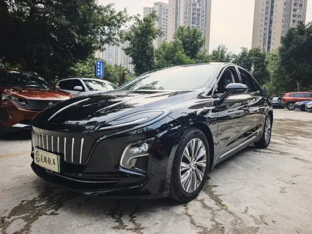 Фотография автомобиля — Hongqi E-QM5
