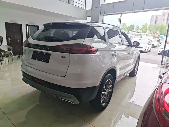 Geely Boyue — Фото автомобиля 6