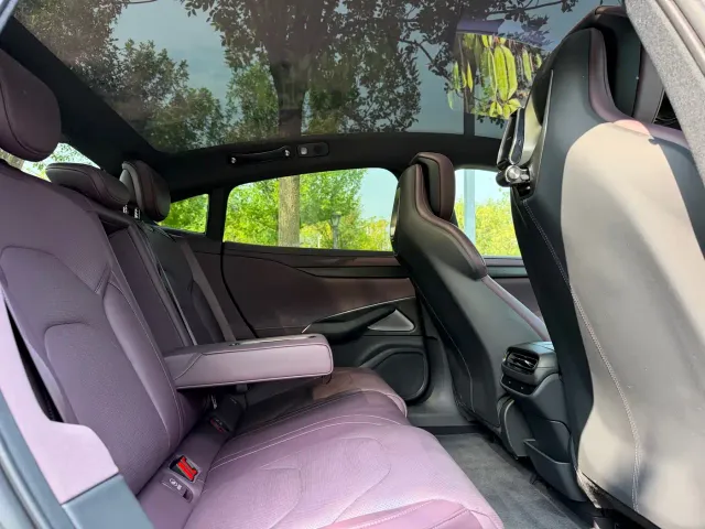 Xiaomi SU7 — Фото автомобиля 30