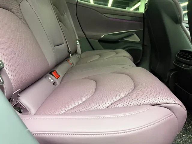 Xiaomi SU7 — Фото автомобиля 11