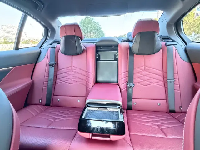 BMW 5 Series — Фото автомобиля 8