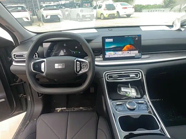 Geely Galaxy Stellar 6 — Фото автомобиля 10