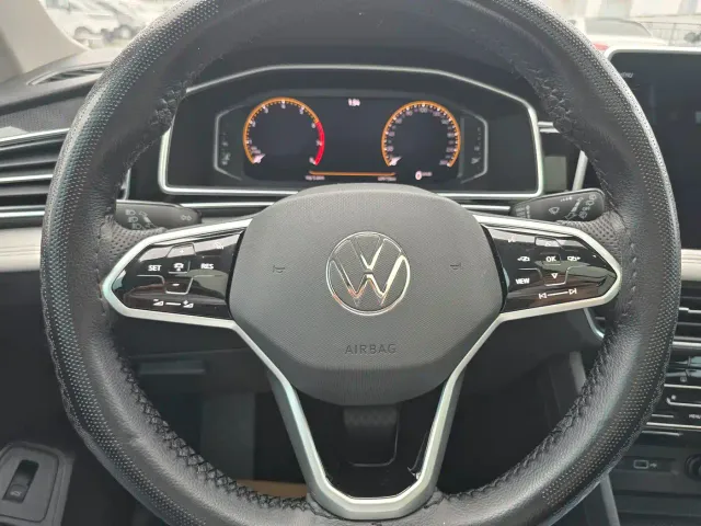 Volkswagen Tiguan L — Фото автомобиля 15