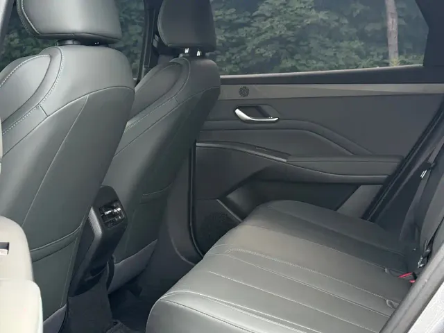 BYD Qin PLUS 2025 DM-i Smart Drive 55KM Leader — Фото автомобиля 8