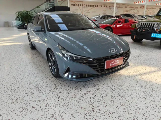 Hyundai Elantra — Фото автомобиля 3
