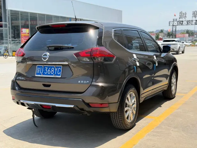 Nissan X-Trail — Фото автомобиля 15