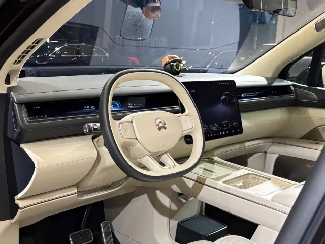 Nio ES8 — Фото автомобиля 8
