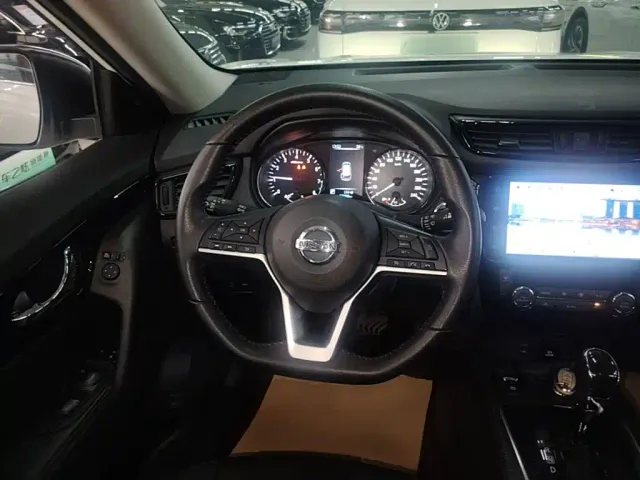 Nissan X-Trail — Фото автомобиля 10